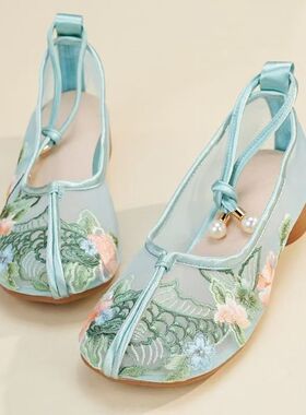 2026新款夏季凉鞋薄款网纱透气绣花鞋软底防滑古风洋气妈妈休闲鞋