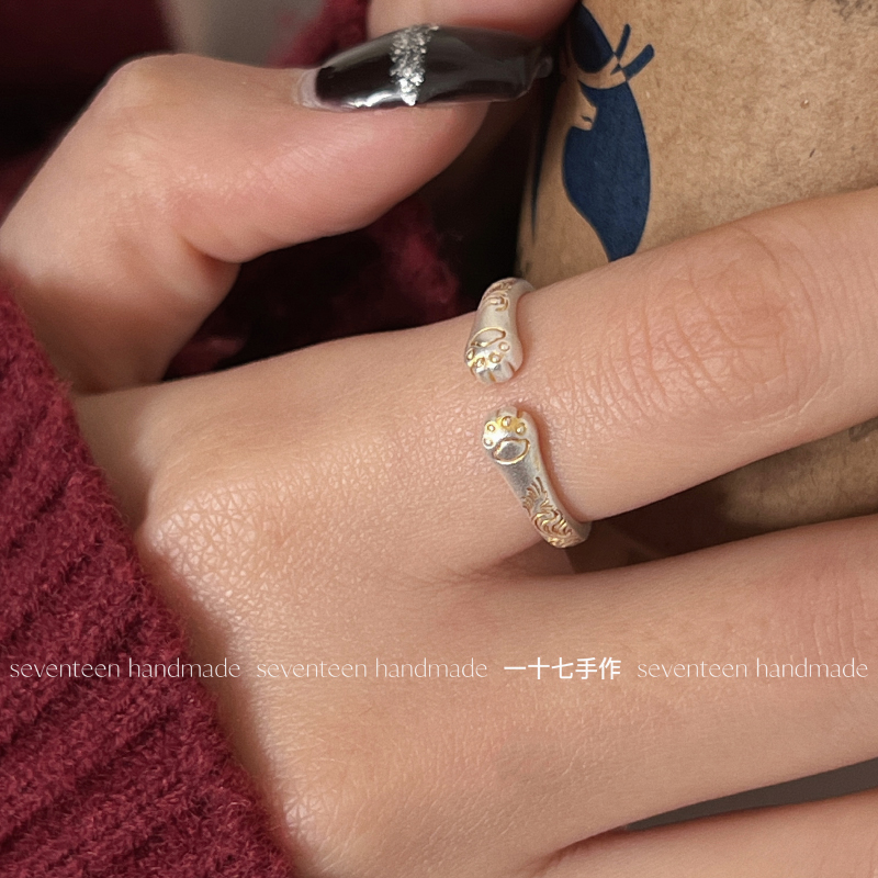 一十七手作女款足银招财猫爪戒指