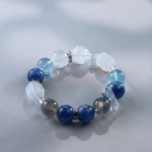 天然水晶手链海蓝宝蓝晶石蓝月光灰月光原创水晶手串 明月引