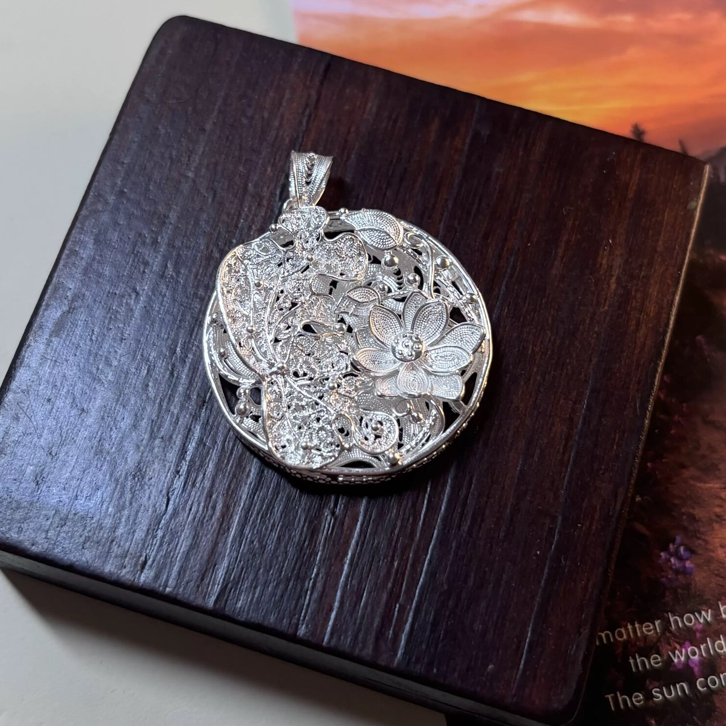 特价足银990富贵荷花莲叶花丝手工镂空吊坠女挂坠10.3克送皮绳