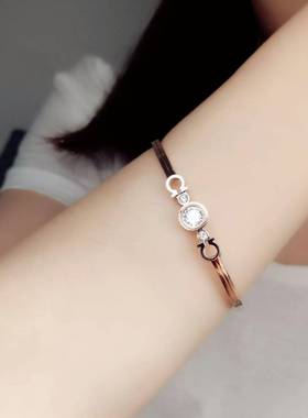 精致镂空闪亮锆石钛钢配饰手镯女