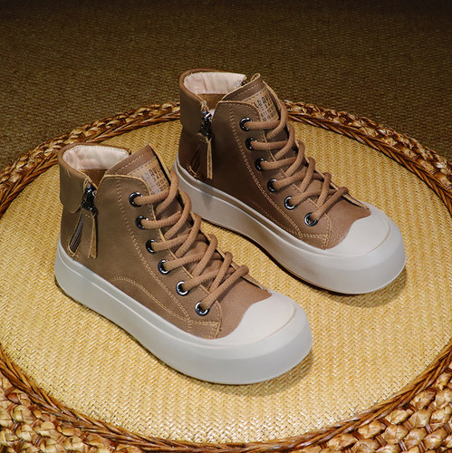 早秋鞋子女2025新款爆款冬加绒棉鞋大码女鞋41真皮软底高帮板鞋43