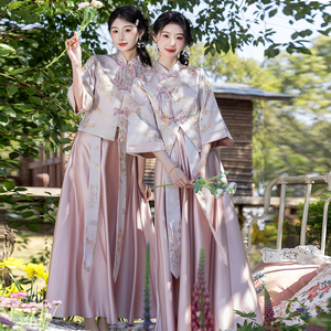 中式伴娘礼服姐妹裙新品姐妹团新品小众旗袍高级缎面粉色平时可穿
