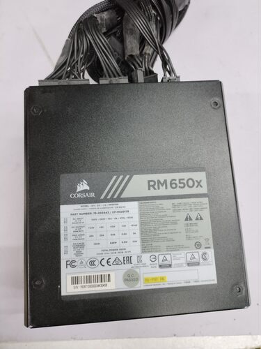 海盗船RM650X 650W金牌全模组电源 显卡双6+2供电CPU4+4供电