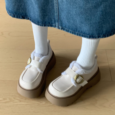 白色复古学院风加绒小皮鞋