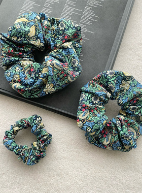 英国Liberty利伯缇蓝色草莓小偷手工大肠圈棉布发圈大号头饰发饰