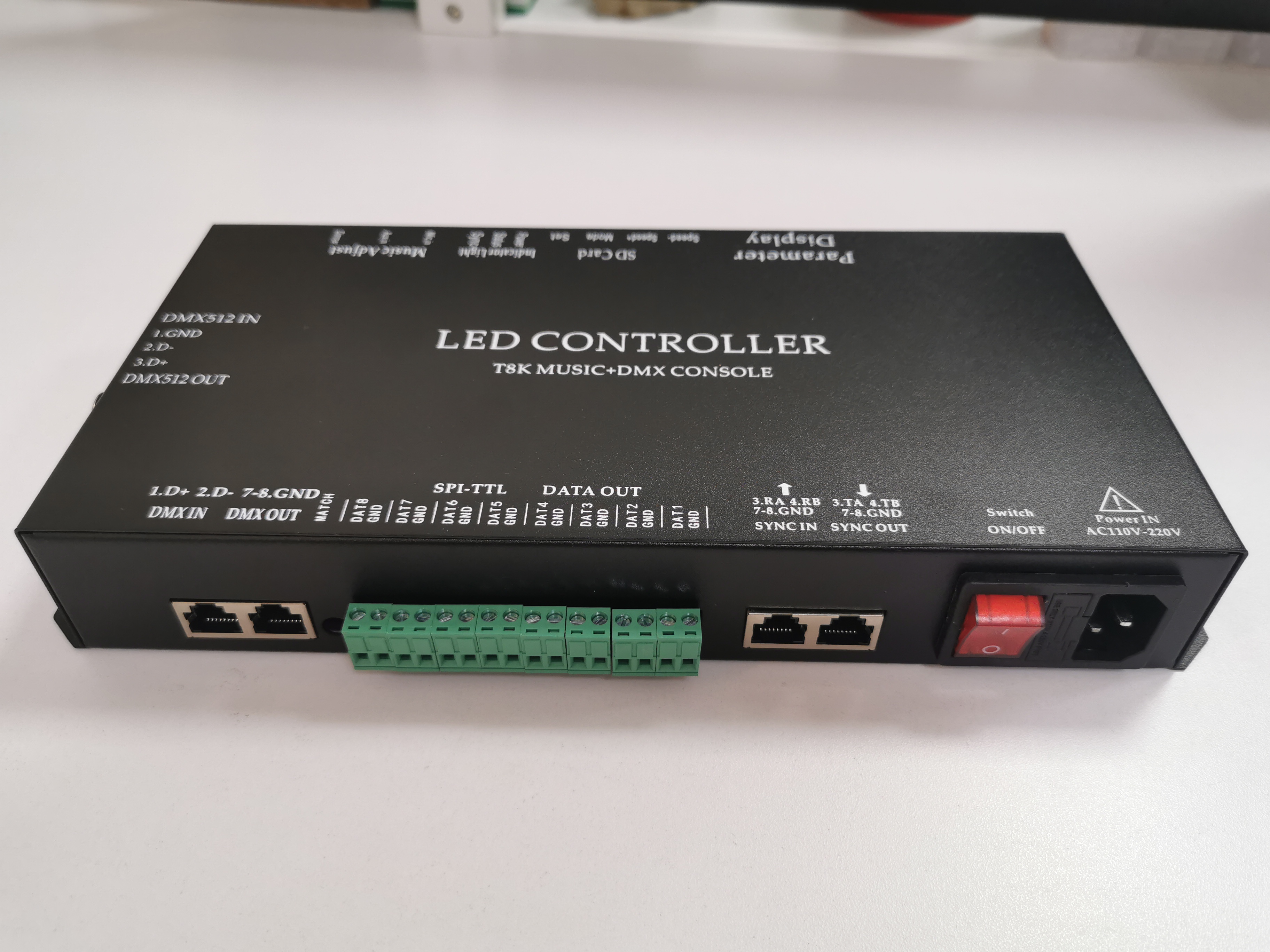 ledT8K-MUSIC+DMX控台控制器