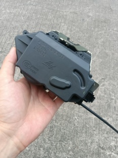 奔驰R300 R320 R350 R400 R500 W251 尾盖锁机 尾门锁机 车门锁机