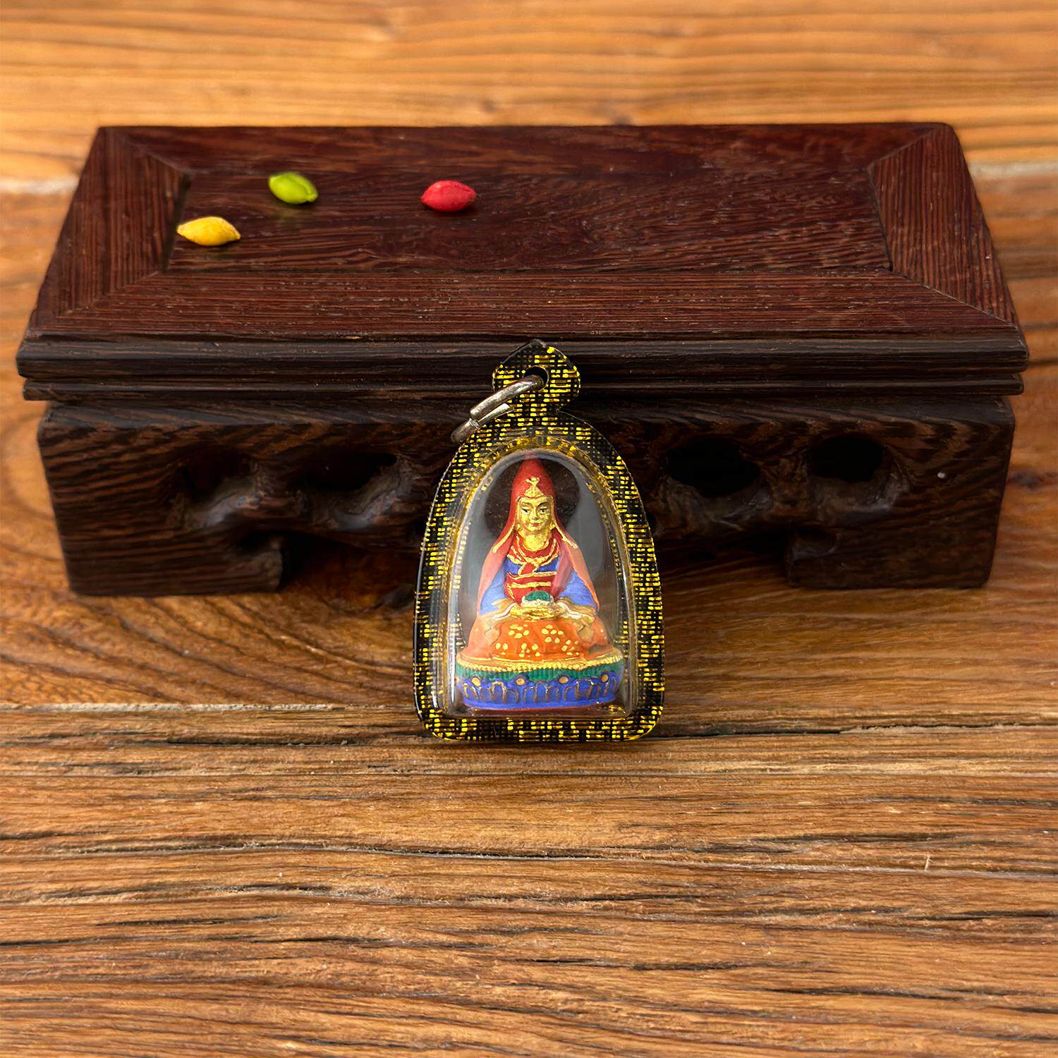 大乐莲师擦擦西藏手绘 立体唐卡佛像嘎乌盒吊坠 可挂绳车挂项链