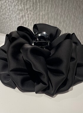 时尚黑色缎面泡泡蝴蝶结抓夹女 韩国高级感超大号蓬松鲨鱼夹发夹