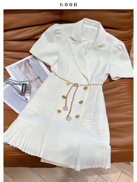 断码特价！名媛小香风双排扣腰链泡泡袖百褶下摆西装气质连衣裙子