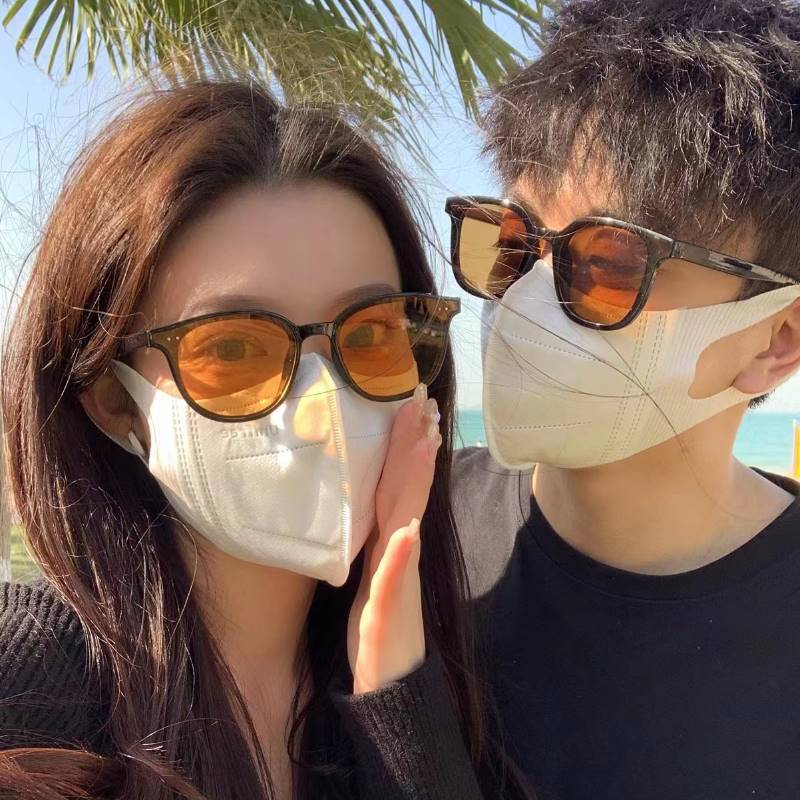 情侣墨镜2022年新款潮女感ins防紫外线显瘦茶色太阳镜男开车