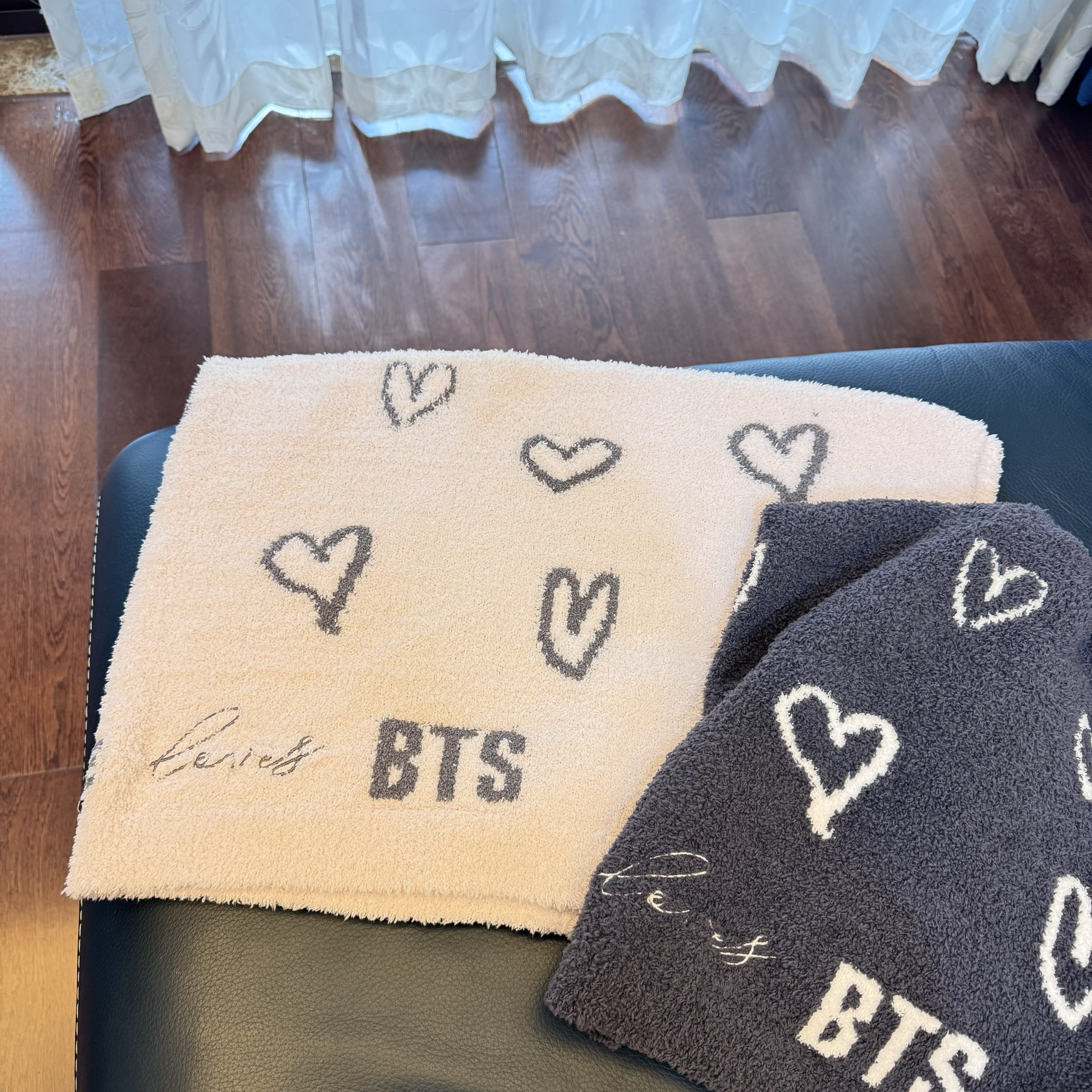 日本 gp原单盖毯子毛绒保暖软绵绵舒适披肩四季午睡摊 BTS周边衣