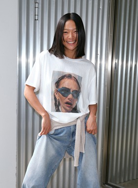 胡可的买手店 PHISM26年春夏新款印花T恤女款人像图案宽松短袖