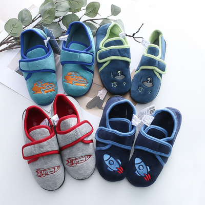 TH438外贸儿童毛绒包跟鞋子冬季魔术贴拼色男童防滑保暖棉拖鞋