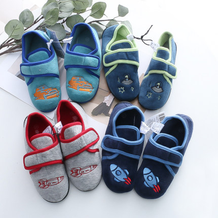 TH438外贸儿童毛绒包跟鞋子冬季魔术贴拼色男童防滑保暖棉拖鞋