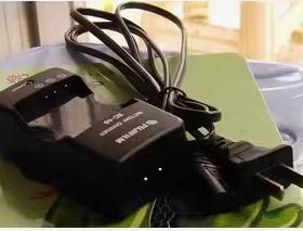 座充 A10 A20 S3 S4 S5 S6 S7 W20 相机充电器 D-LI8 D-BC8