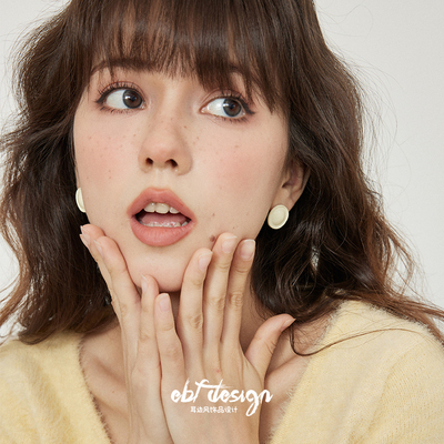 耳边风 奶芙ins几何图形耳环夏天奶白色系淡黄色圆片纯银少女耳钉