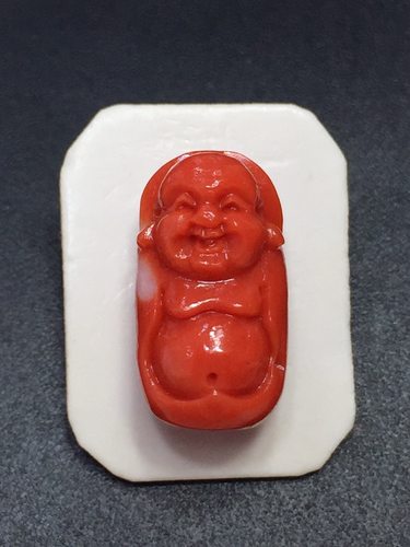 七宝珊瑚：小弥勒佛挂件吊坠，雕刻精美细致，重1.25克