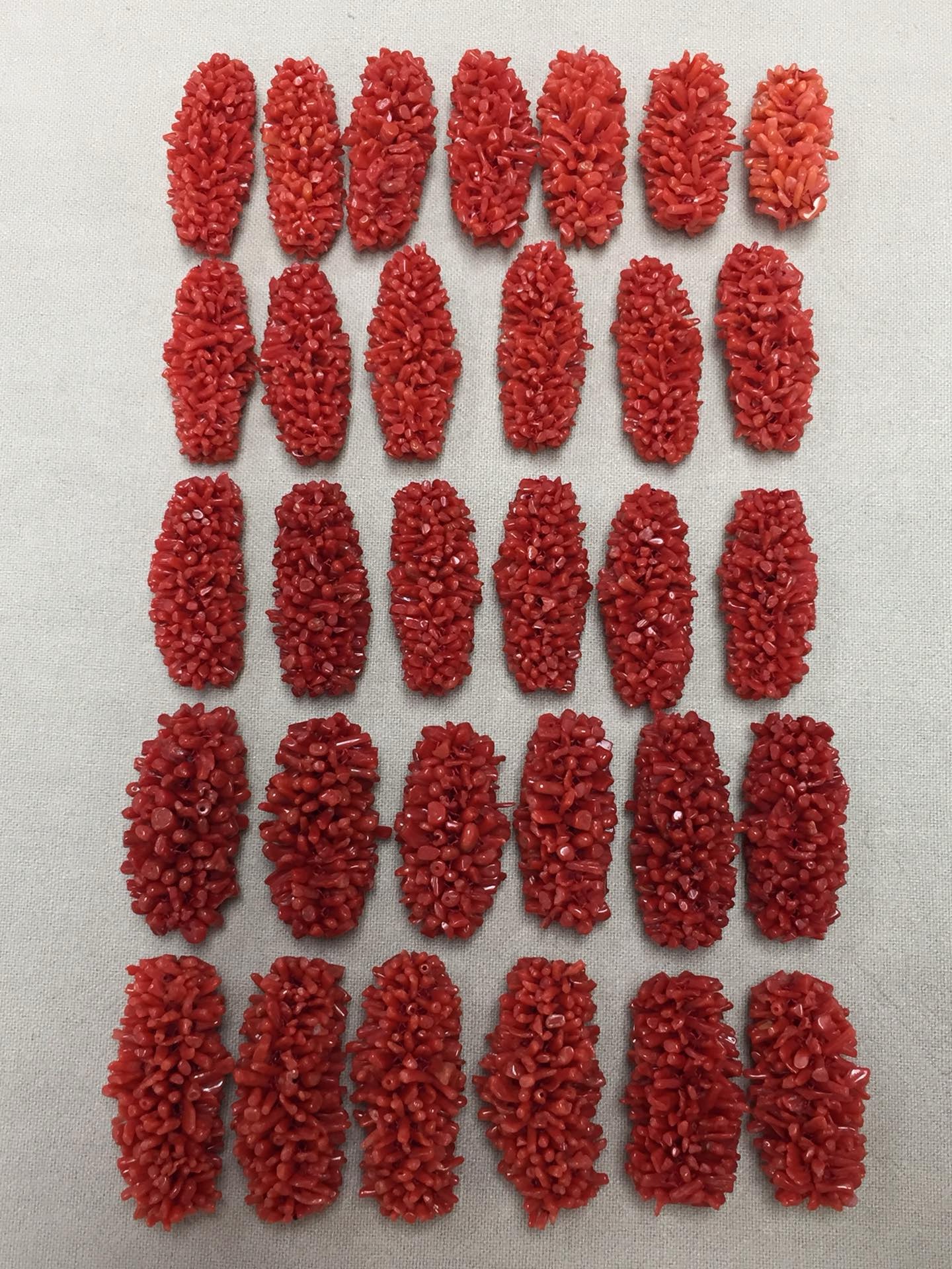 七宝珊瑚：手工编织毛毛虫手串项链百搭单个价150一450一个看长度
