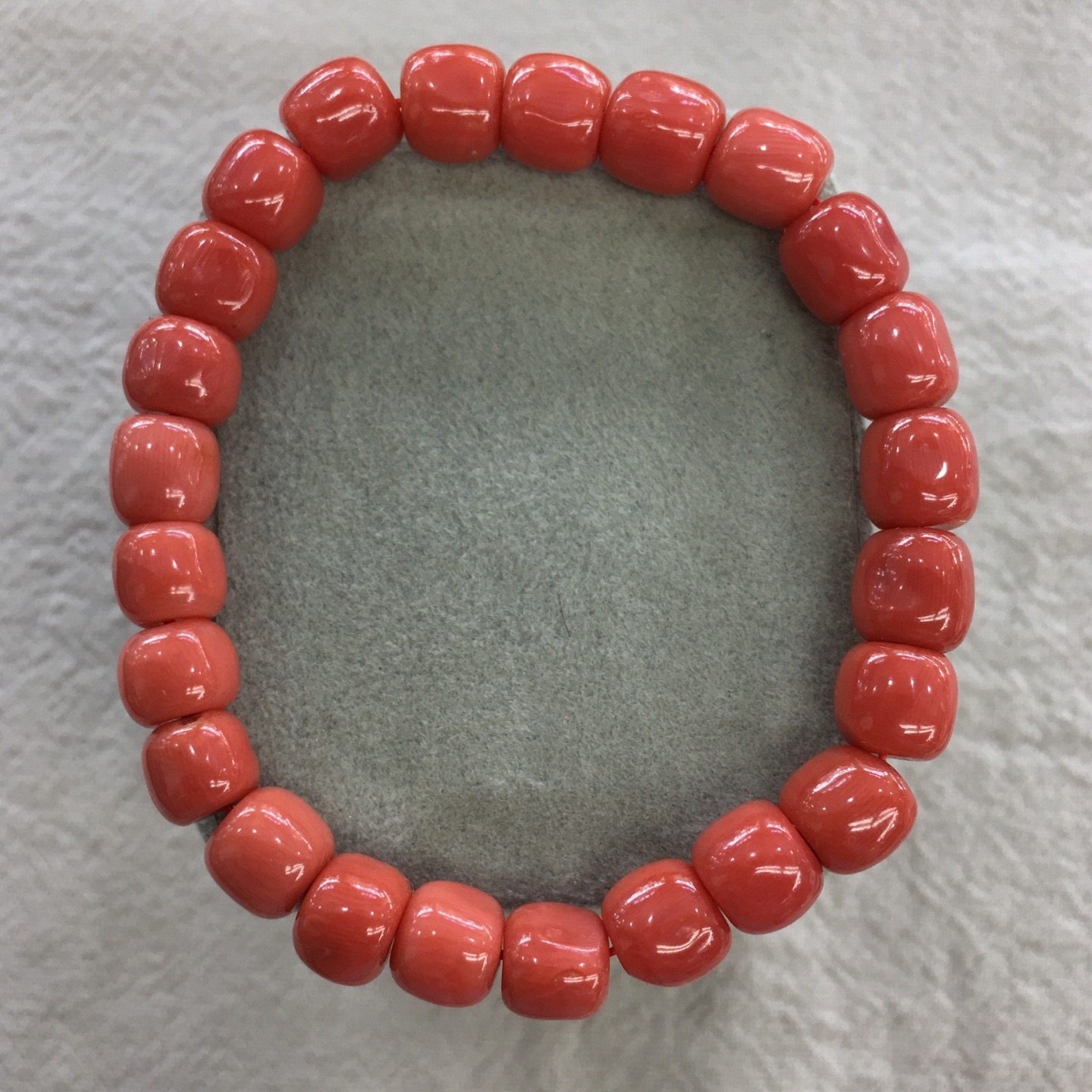 七宝珊瑚：桶珠手串 颜色如图 品相如图尺寸7.4～8.2mm 重19.42克