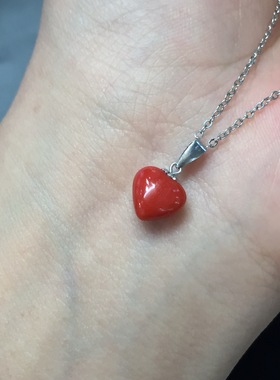 七宝珊瑚：18k镶嵌爱心吊坠项链锁骨链2025新款爆款安可拉红饰品