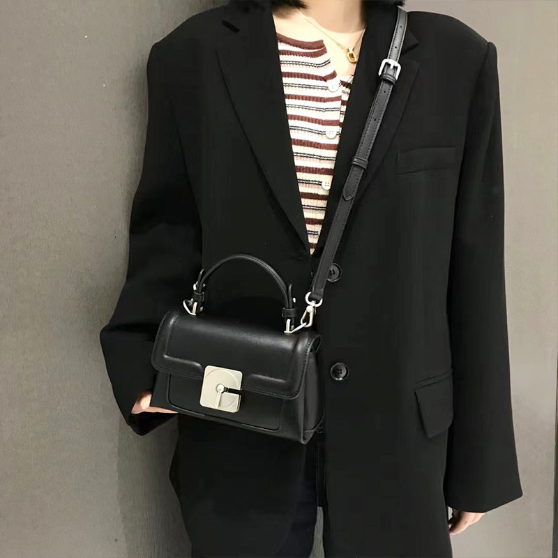 BOAT TAIL&CK轻奢小众高级感真皮包包女款2025新款日常通勤斜挎包