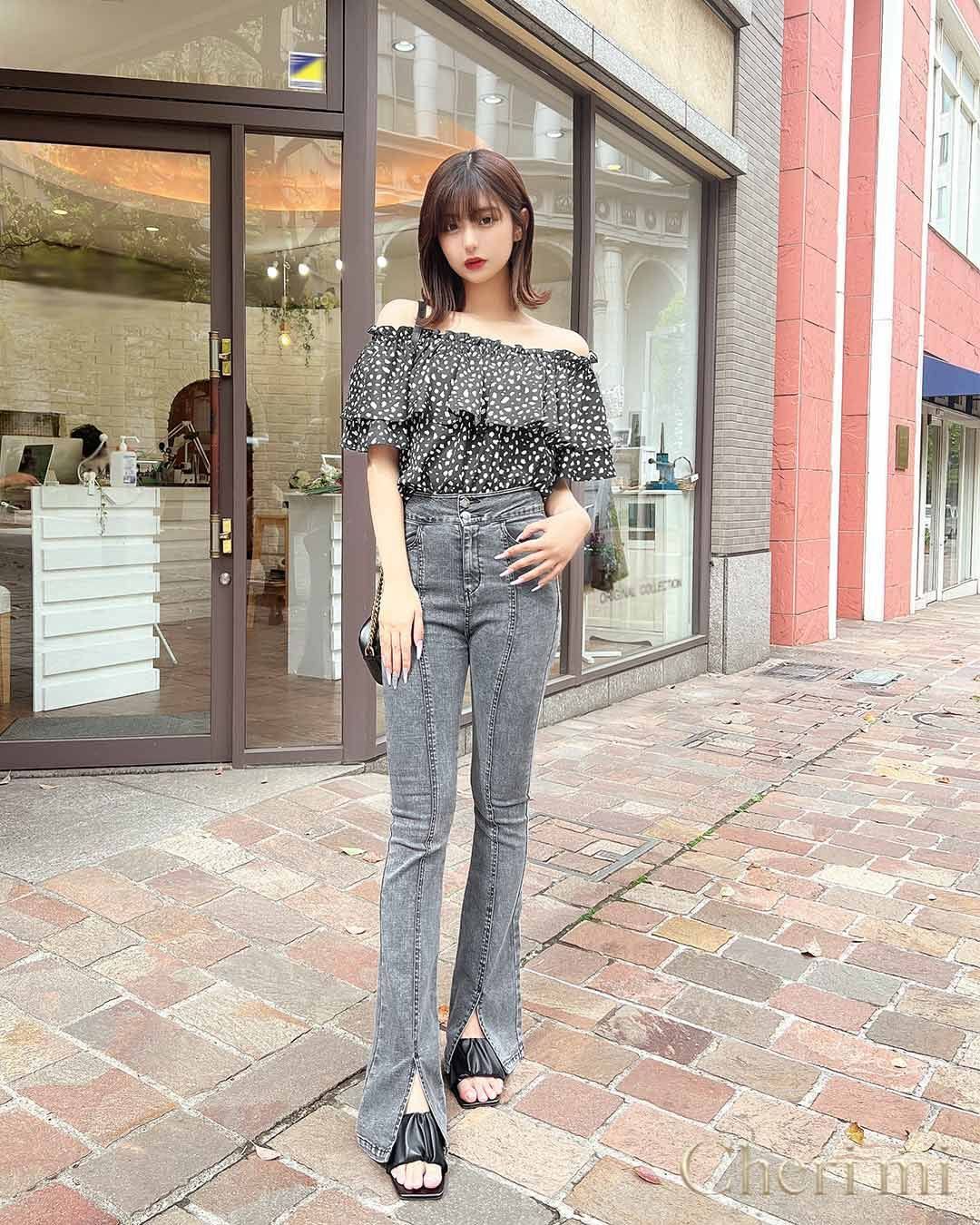 日系高弹高腰中线开叉牛仔微喇裤