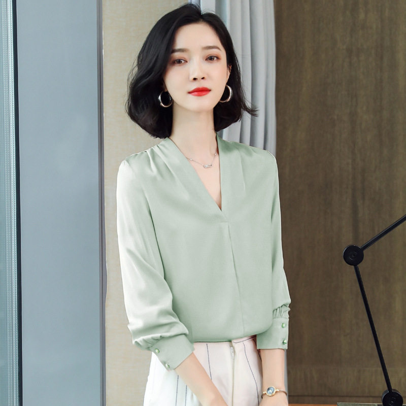 法式绿色真丝衬衫25春高级感职业气质衬衣v领春季上衣桑蚕丝衬衫