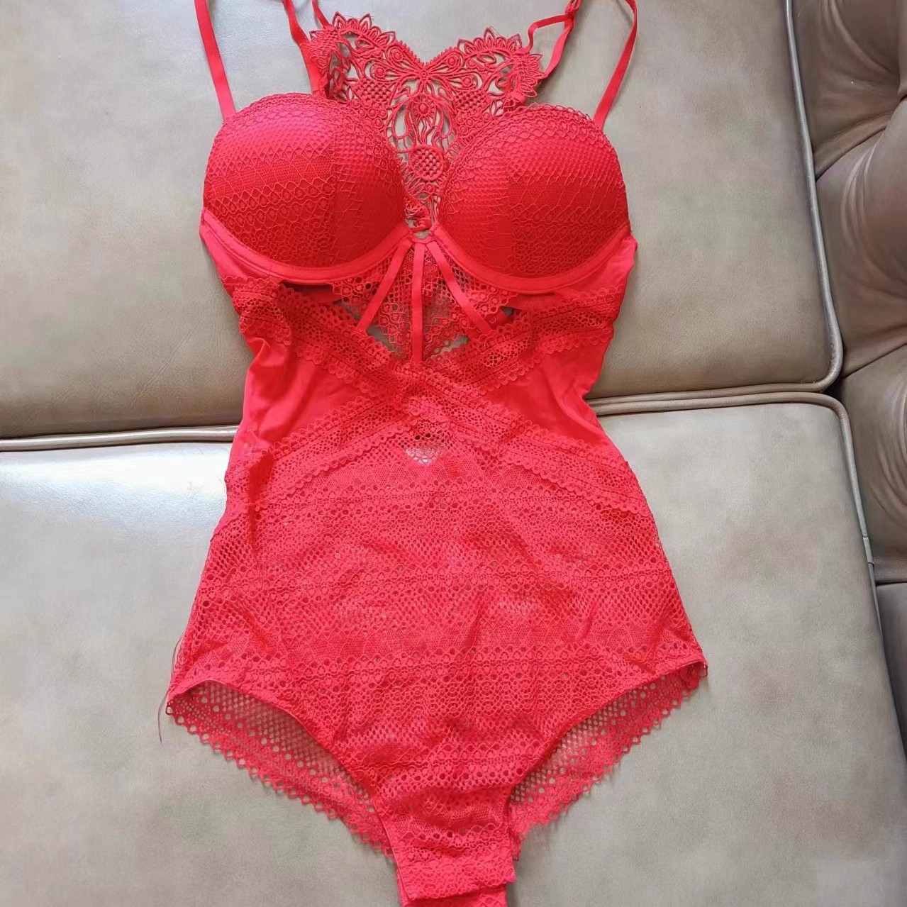 艾塔丽丝女士蕾丝下厚上薄杯蕾丝性感连体衣裆部可打开适合65B70A