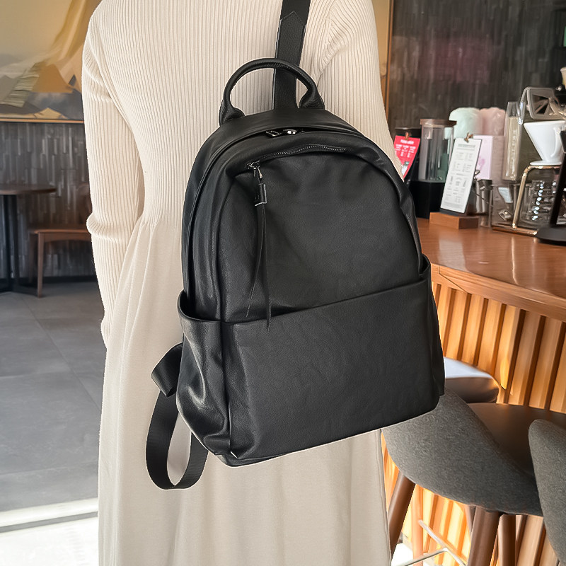 新款简约大容量高档真皮双肩包女包2025学院风个性软皮背包旅行包