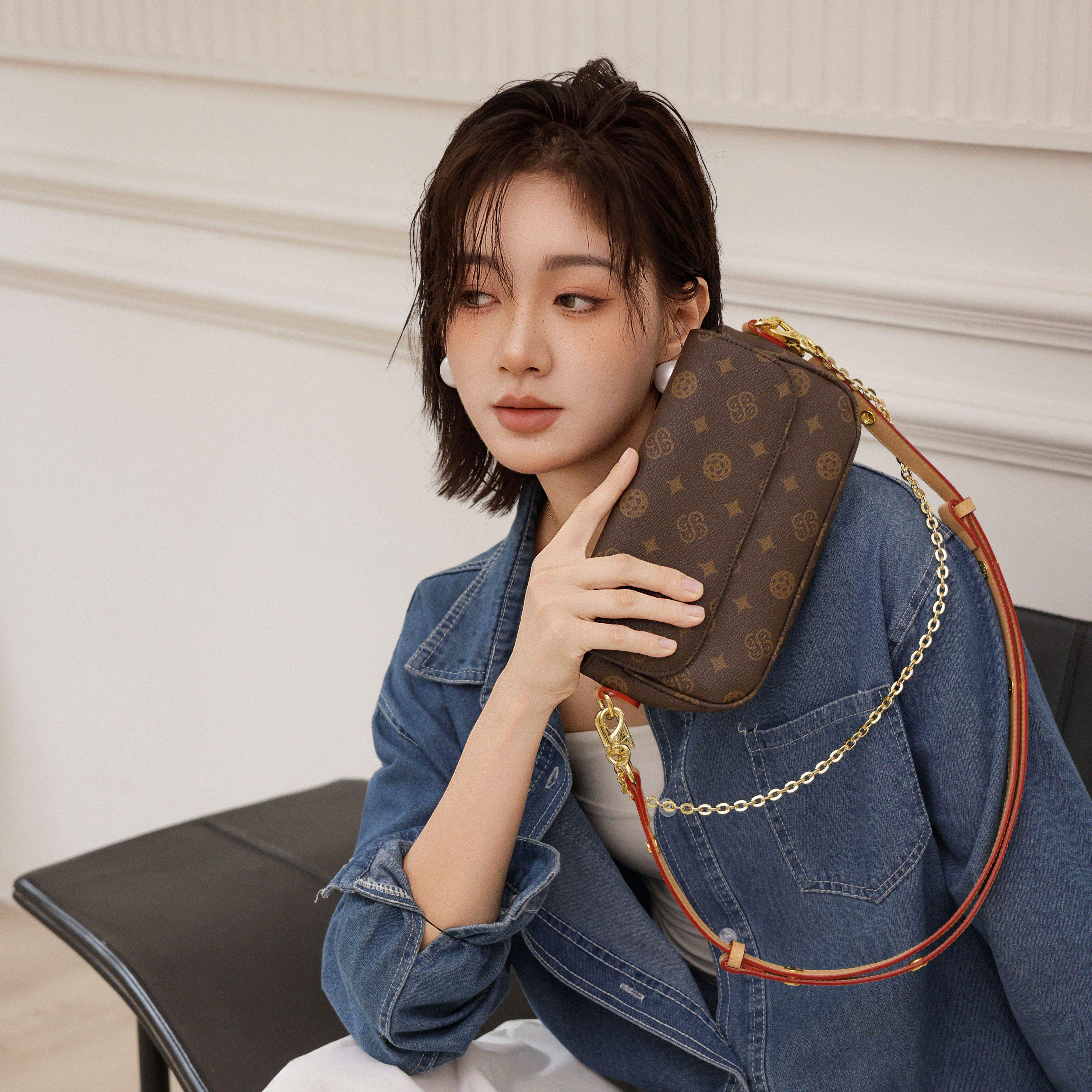 优草坊正品女包2026新款笑脸麻将包轻奢印花小方包时尚百搭单肩斜