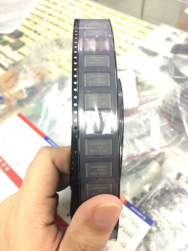 三菱M5M5256DRV-85VXLTX4原装