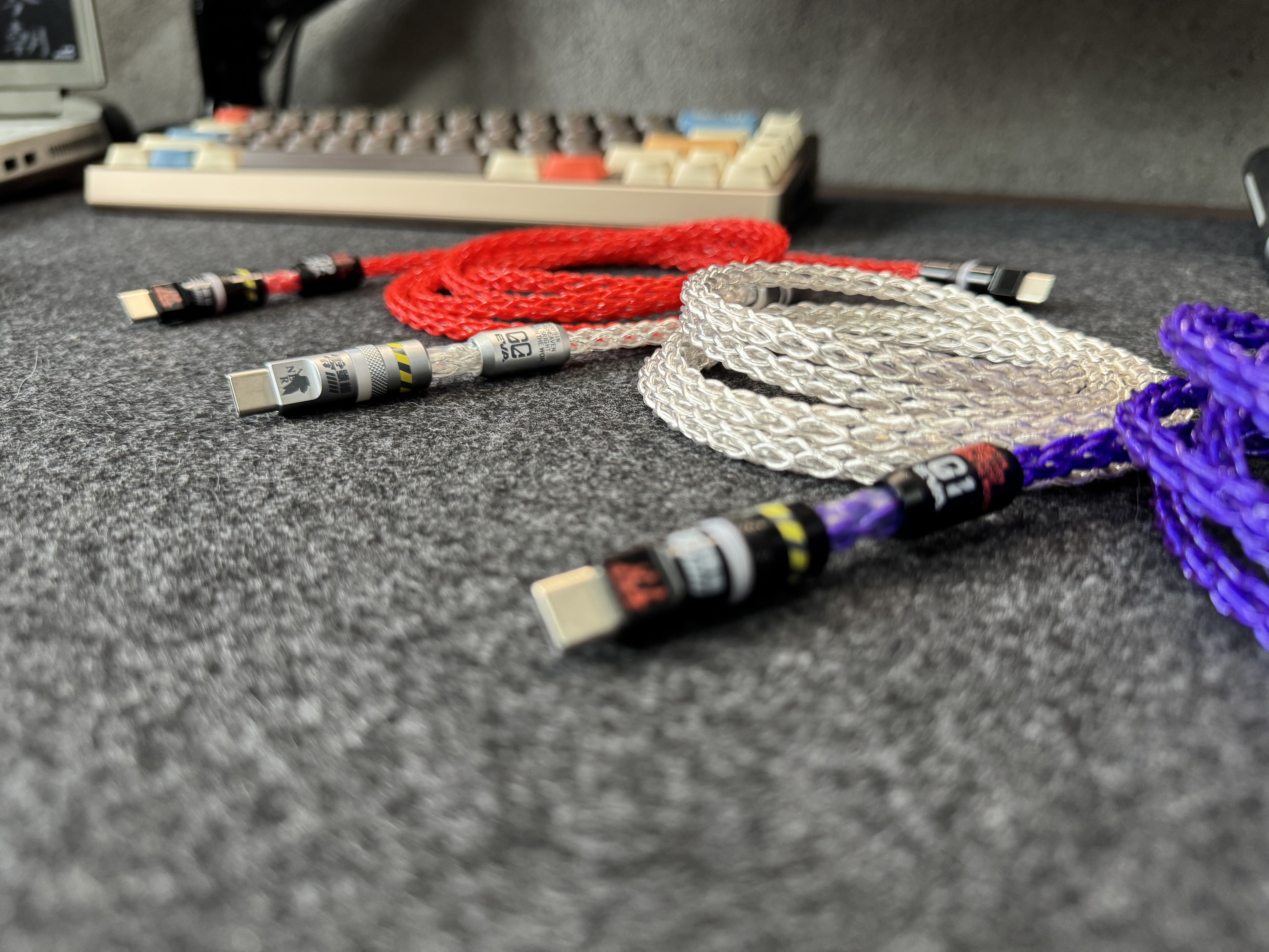 EVA配色8k单晶铜高端客制化数据线发光键盘线磁轴电竞航插线