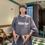 深灰色
