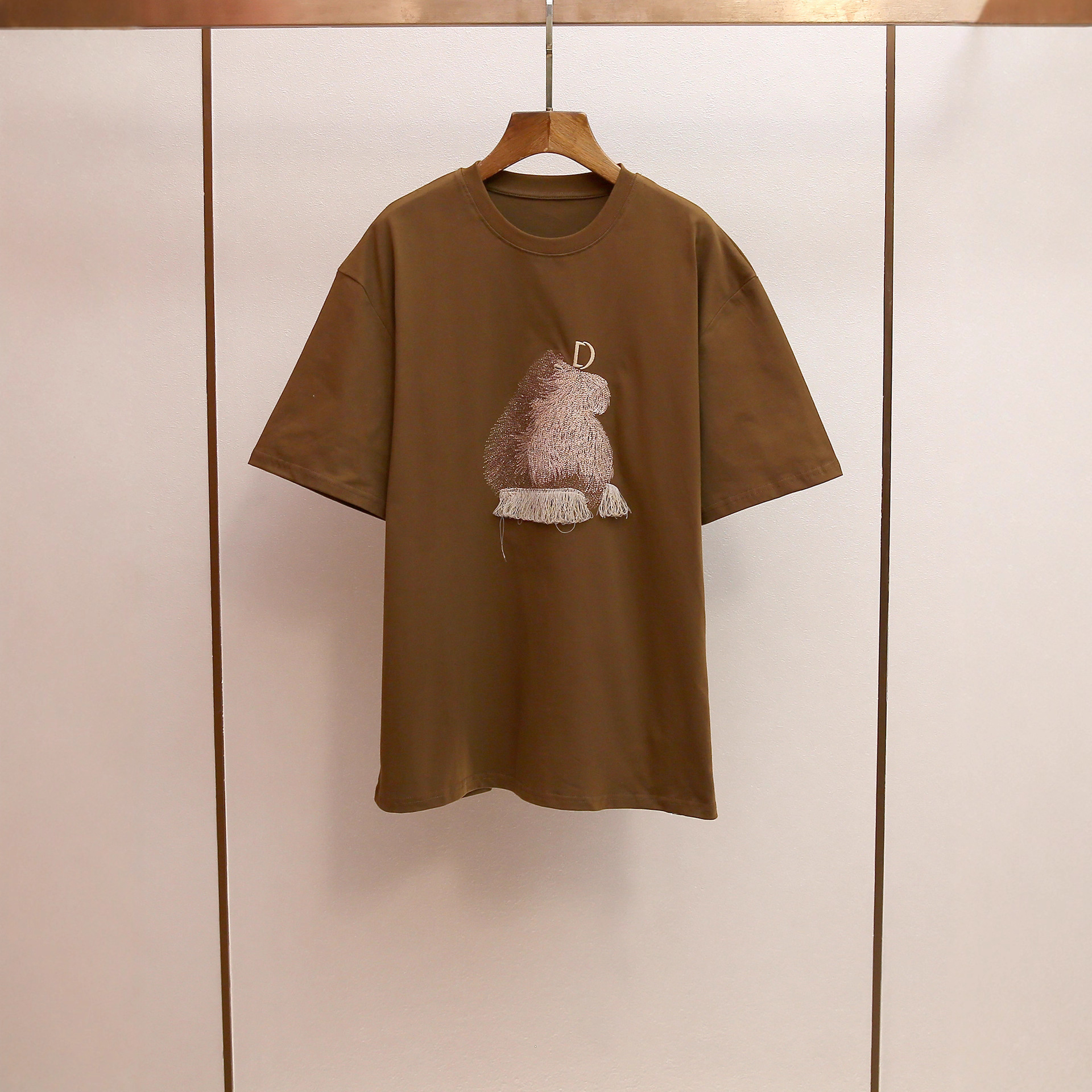 深圳南油高端女装秋季新款法式文艺复古印花正肩短袖宽松T恤上衣