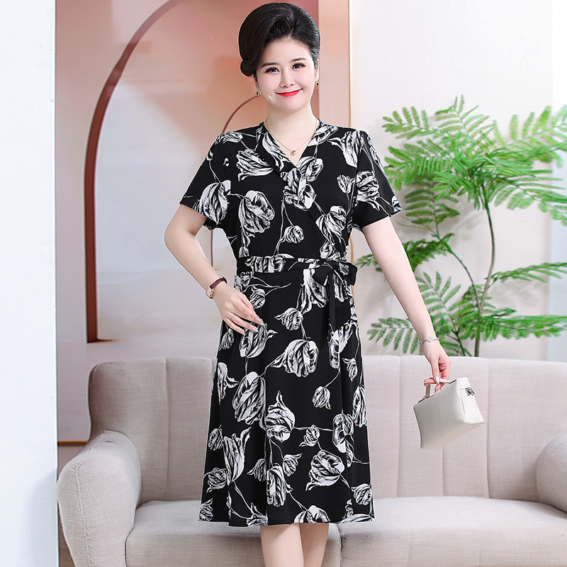 胖妈妈夏装连衣裙200斤遮肚子