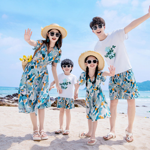 海边度假亲子装一家四口2025新款