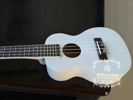 ukulele白色木质初学者入门尤克里里21寸23寸小吉他乌克丽丽刻字