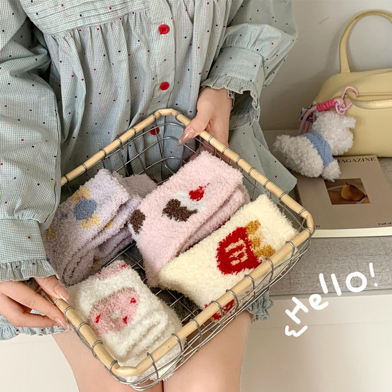 秋冬款加厚卡通居家地板袜可爱珊瑚绒袜子女保暖毛毛袜粉色中筒袜