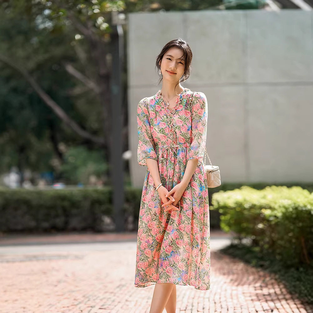 90490 春夏新品女装2025木耳花边真丝印花连衣裙五分袖收腰气质裙