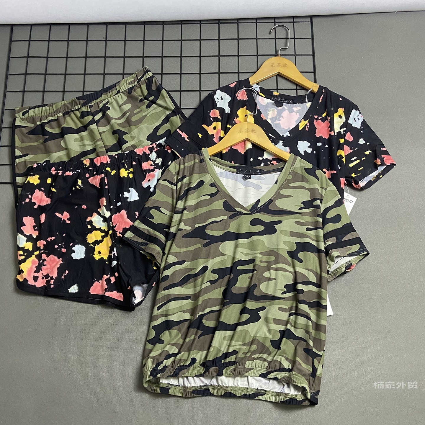 原D 实拍！夏季款宽松休闲百搭短袖T恤女迷彩服套装短裤两件套潮