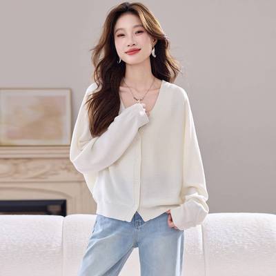 慵懒风针织开衫女春秋2025新款宽松蝙蝠衫短款小外搭披肩毛衣外套