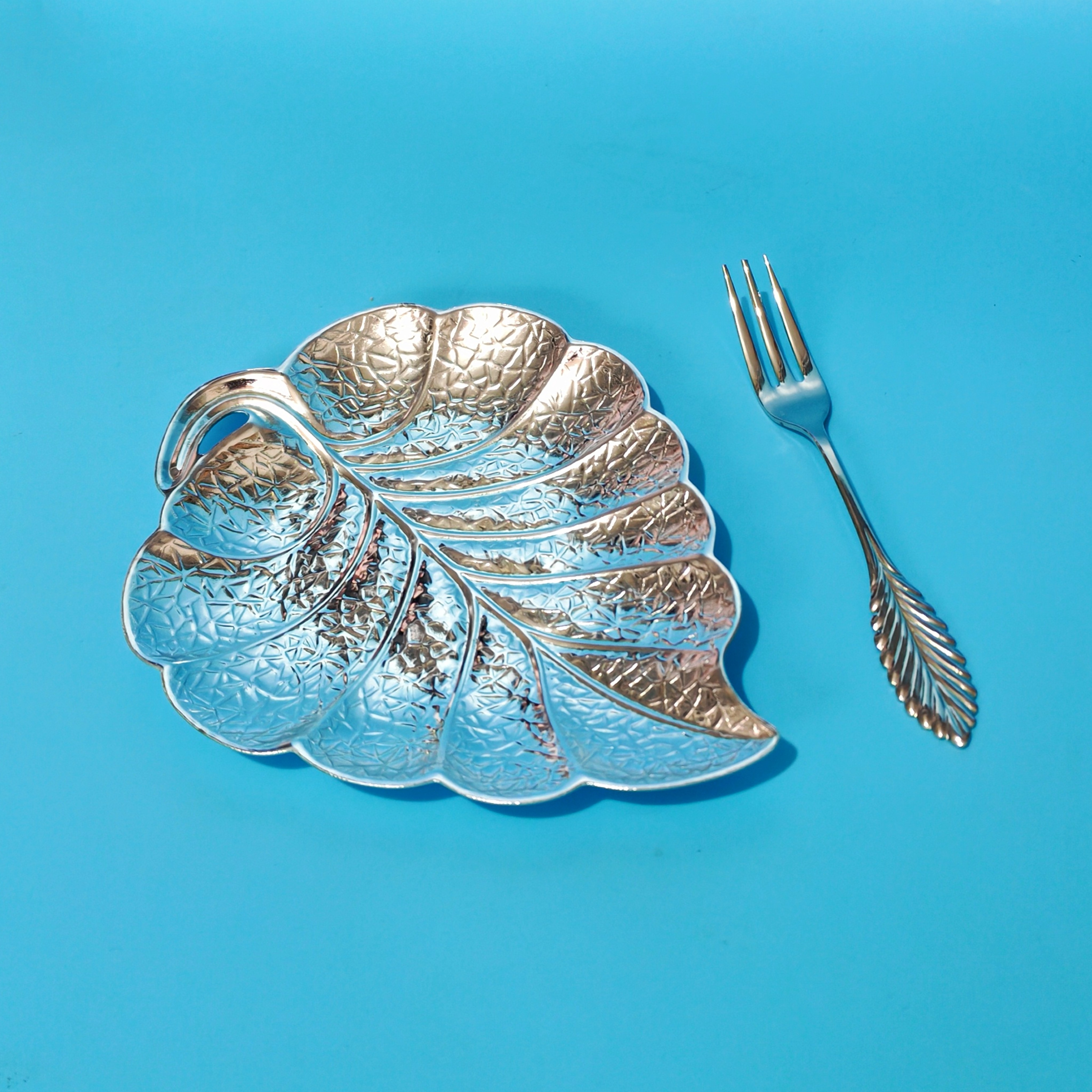 日本中古铁盘镀银茶盘复古树叶浮雕甜品盘果盘昭和点心盘寿司盘,餐饮具,盘,淘宝优惠券,粉丝福利购,淘宝优惠卷