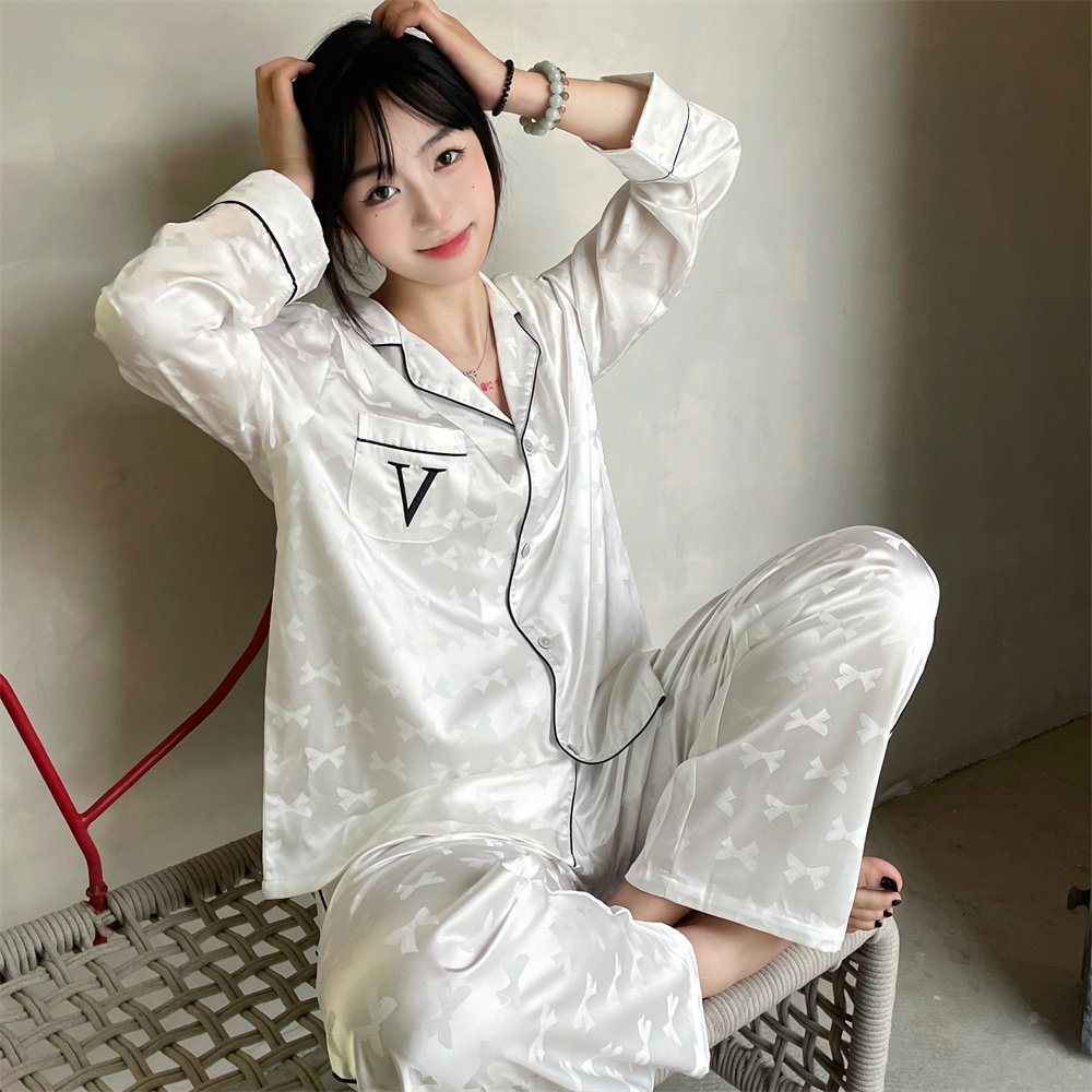 C. 화이트 V, A. XS