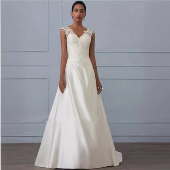 秋季新款白色气质蕾丝连衣裙欧式婚礼伴娘露背低领大码礼服长裙子