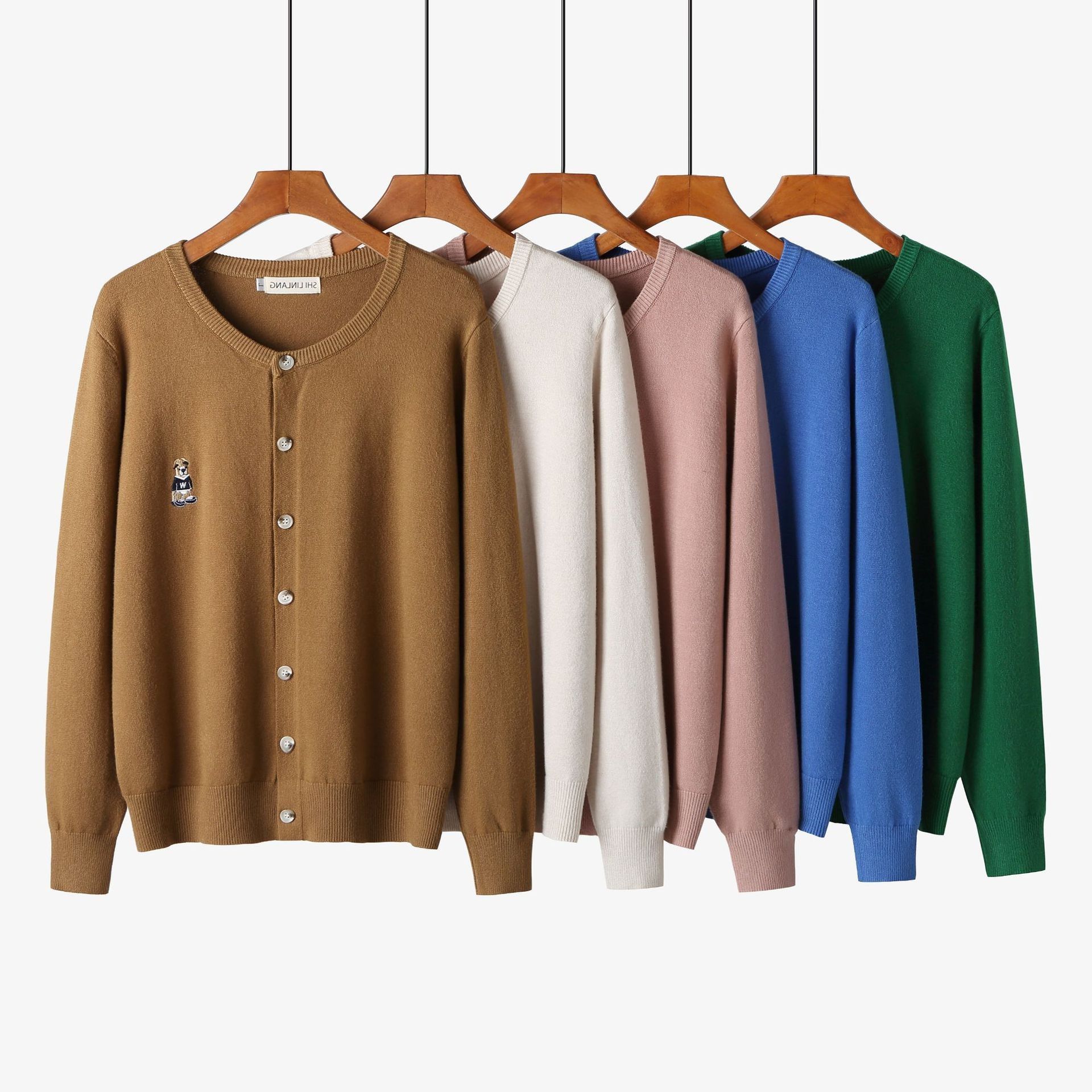 大码女装 秋冬新款小熊刺绣针织衫开衫圆领加厚毛衣外套斤