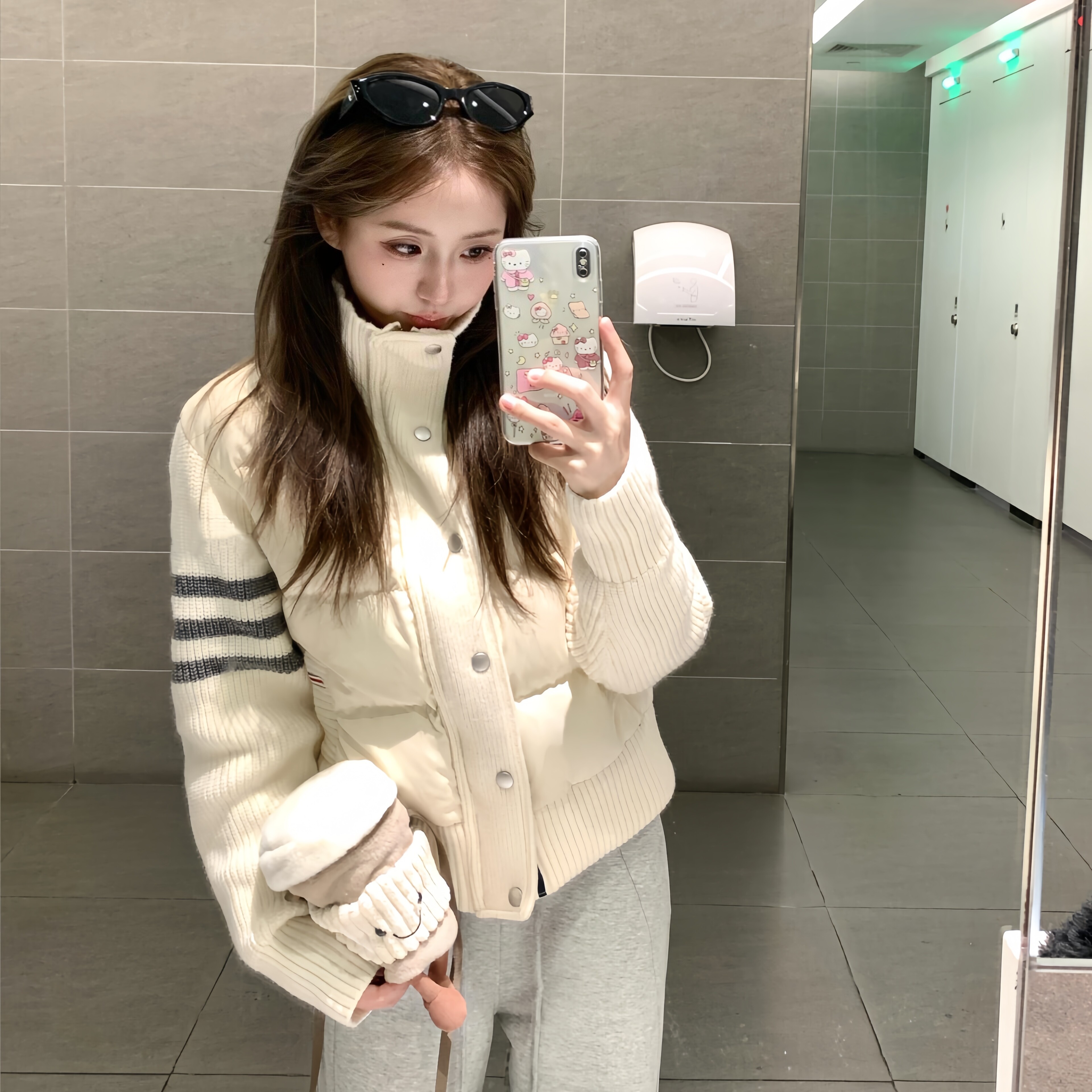 TB轻薄白色休闲羽绒服女