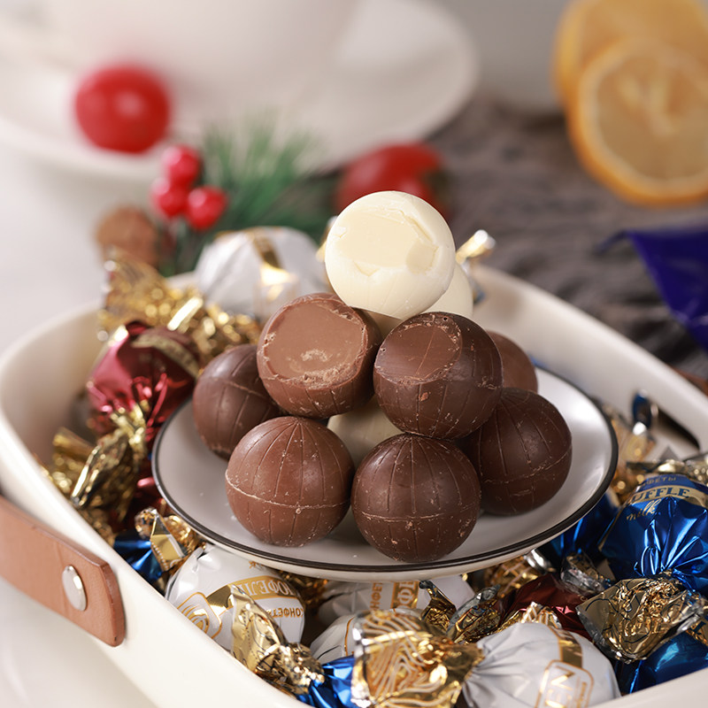 俄罗斯进口唯臻农场可可脂牛奶巧克力夹心松露糖果年货喜糖零食品