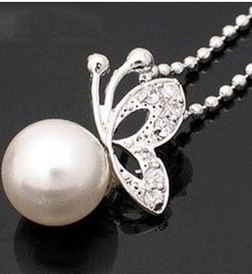 韩版珍珠镶钻蝴蝶项链